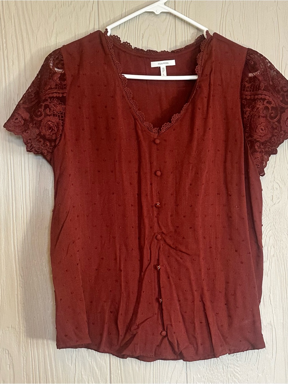 Maurices Women's Burgundy V-Neck Lace Short Sleeve‎ Button Front Blouse L